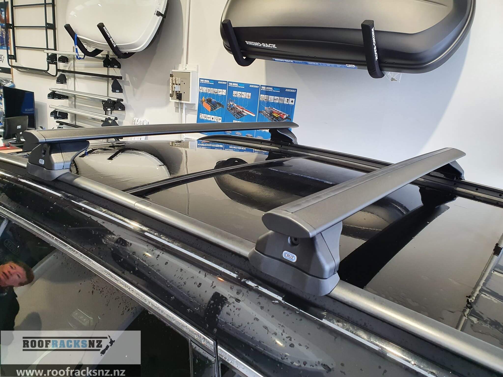 CRUZ Airo Dark Roof Racks Roof Racks NZ Ltd