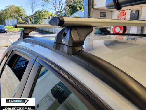 CRUZ Airo Silver Roof Racks - Image 2