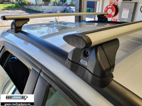 CRUZ Airo Silver Roof Racks - Image 5