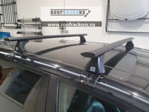 CRUZ Airo Dark Roof Racks
