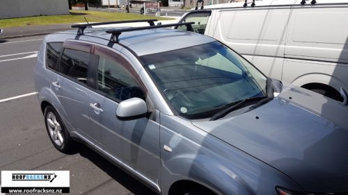 CRUZ Airo Dark Roof Racks - Image 3