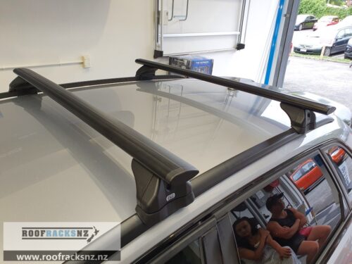 CRUZ Airo Dark Roof Racks - Image 2