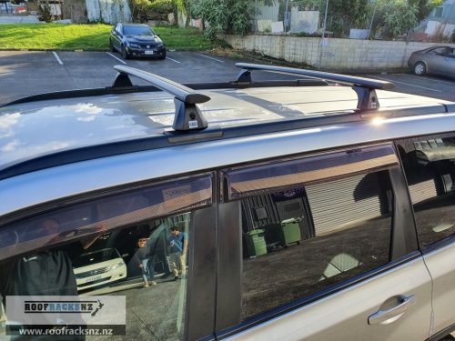 CRUZ Airo Dark Roof Racks - Image 6