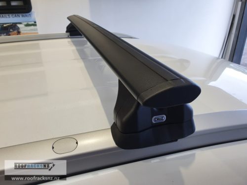 CRUZ Airo Dark Roof Racks - Image 4