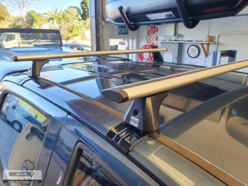 CRUZ Airo Silver Roof Racks - Image 9