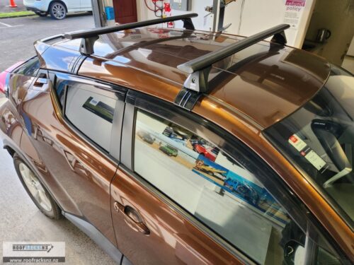 CRUZ Airo Dark Roof Racks - Image 9