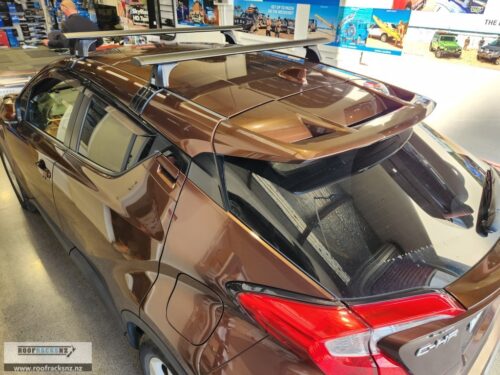 CRUZ Airo Dark Roof Racks - Image 3