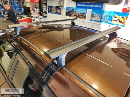 CRUZ Airo Dark Roof Racks - Image 2