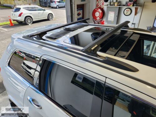 Vortex RCL Black 2 Bar Roof Rack - Image 13