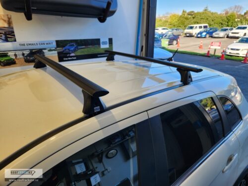 CRUZ Airo Dark Roof Racks - Image 9