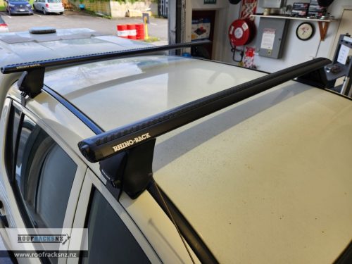 Vortex 2500 Black 2 Bar Roof Rack - Image 7