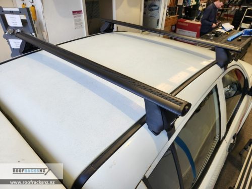 Vortex 2500 Black 2 Bar Roof Rack - Image 9