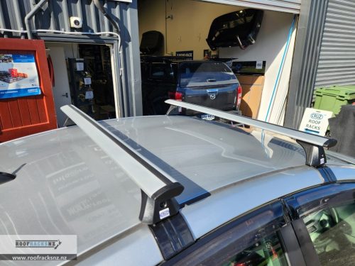 CRUZ Airo Silver Roof Racks - Image 2