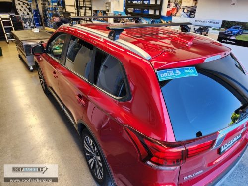 CRUZ Airo Dark Roof Racks - Image 17