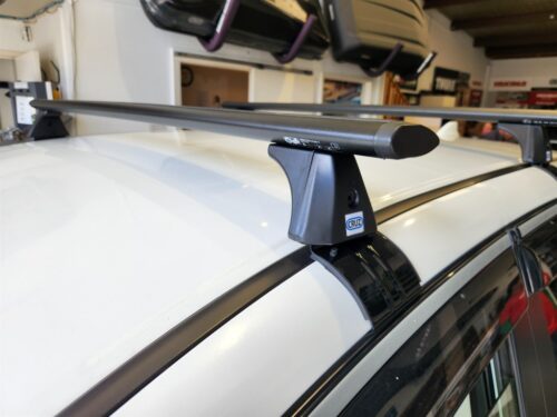CRUZ Airo Dark Roof Racks
