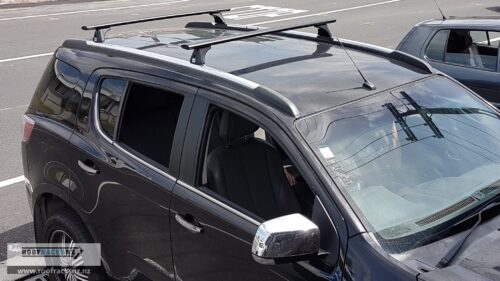 CRUZ Airo Dark Roof Racks - Image 4