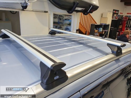 CRUZ Airo Silver Roof Racks - Image 5