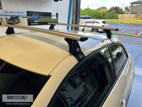 CRUZ Airo Silver Roof Racks - Image 2