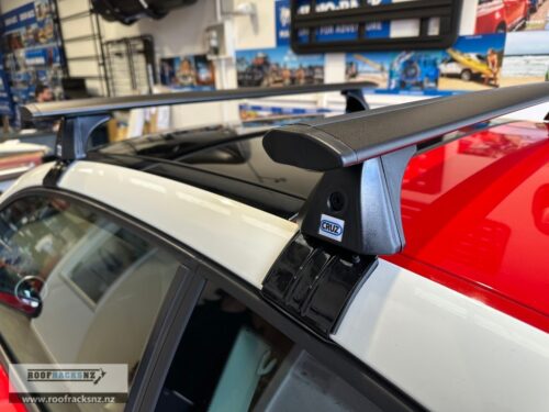 CRUZ Airo Dark Roof Racks - Image 5