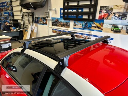 CRUZ Airo Dark Roof Racks - Image 3