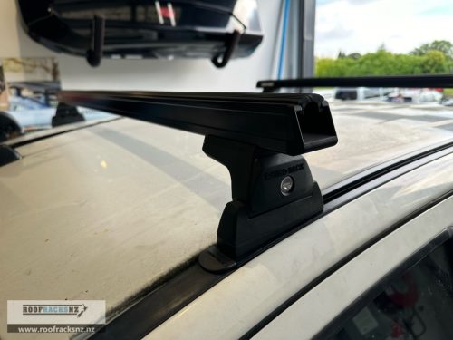 Heavy Duty RLT600 Trackmount Black 2 Bar Roof Rack - Image 3