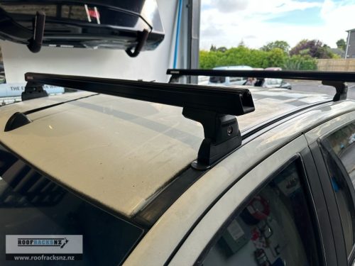 Heavy Duty RLT600 Trackmount Black 2 Bar Roof Rack - Image 4