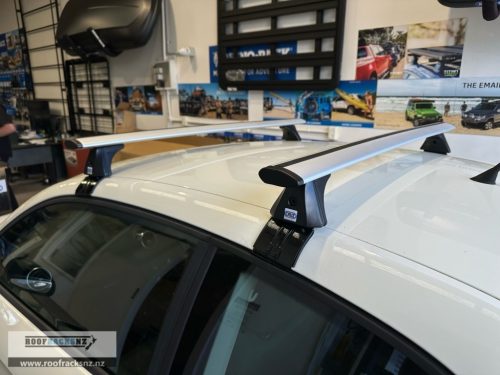 CRUZ Airo Silver Roof Racks - Image 4