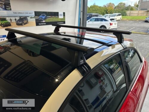 CRUZ Airo Dark Roof Racks