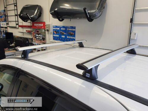 CRUZ Airo Silver Roof Racks - Image 3