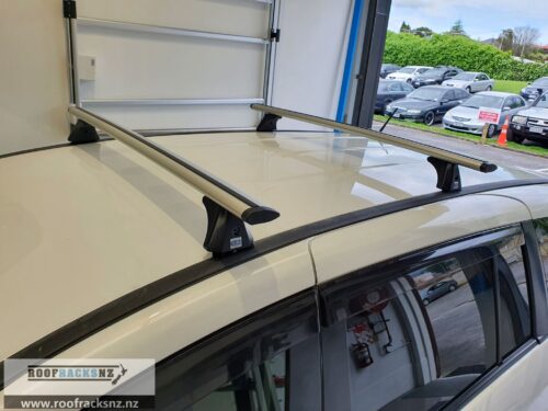 CRUZ Airo Silver Roof Racks - Image 6