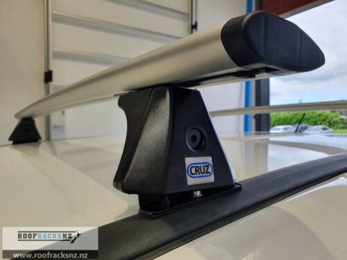 CRUZ Airo Silver Roof Racks - Image 8