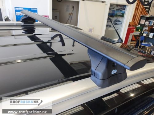 CRUZ Airo Dark Roof Racks - Image 4