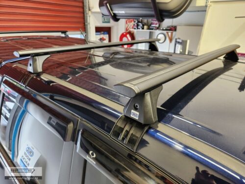 CRUZ Airo Dark Roof Racks - Image 7