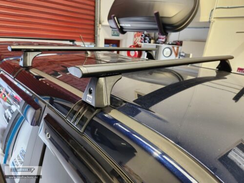 CRUZ Airo Dark Roof Racks - Image 8