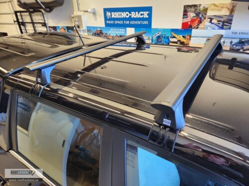 CRUZ Airo Dark Roof Racks - Image 10