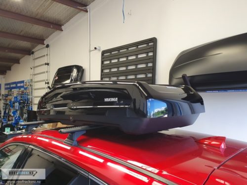 Yakima EasyTrip 470 Litres Gloss Black Roof Box - Image 4