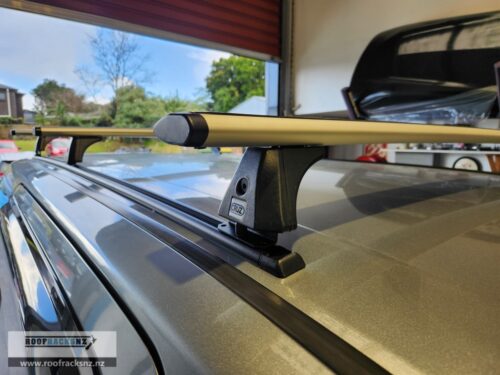 CRUZ Airo Silver Roof Racks - Trackmount - 3 Bars - Image 3