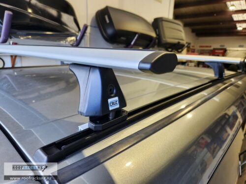 CRUZ Airo Silver Roof Racks - Trackmount - 3 Bars - Image 6