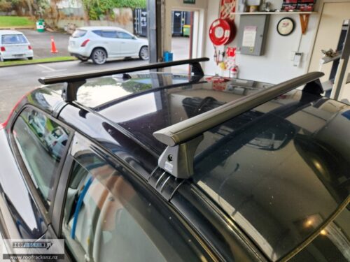 CRUZ Airo Dark Roof Racks - Image 7