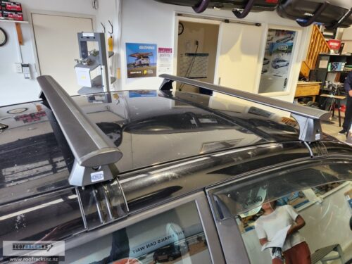 CRUZ Airo Dark Roof Racks - Image 5