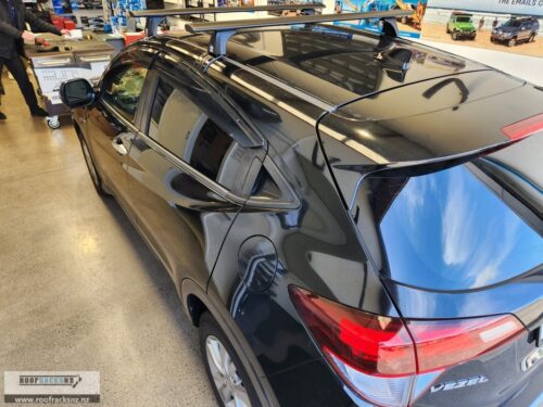 CRUZ Airo Dark Roof Racks - Image 8