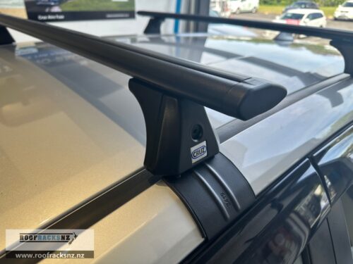 CRUZ AIRO DARK ROOF RACKS