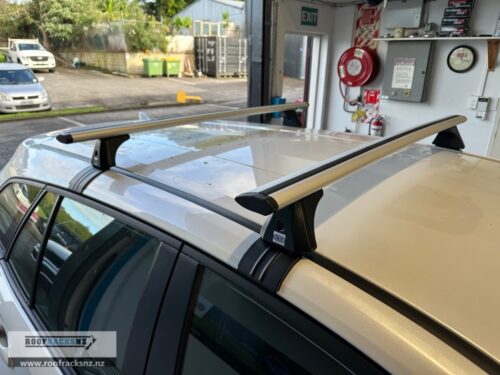 CRUZ AIRO SILVER ROOF RACKS - Image 10