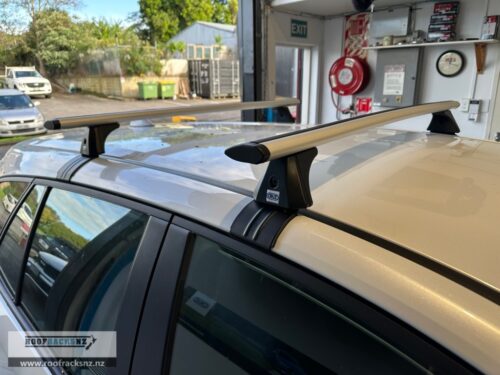 CRUZ AIRO SILVER ROOF RACKS - Image 11