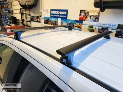 CRUZ Airo Dark Roof Racks - Image 3