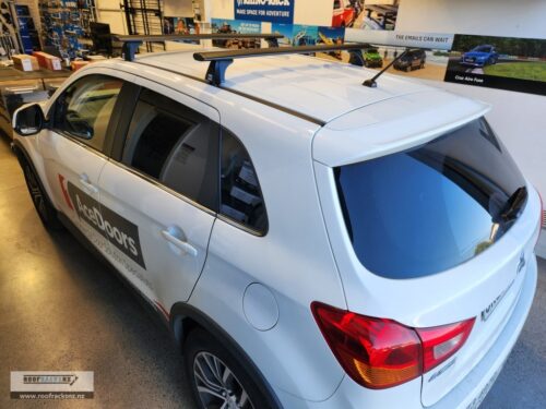 CRUZ Airo Dark Roof Racks - Image 2