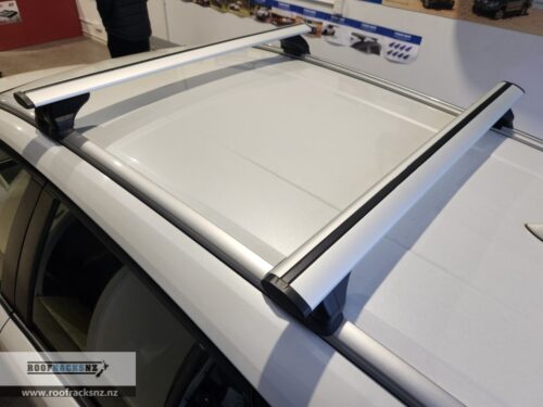 CRUZ Airo Silver Roof Racks - Image 4