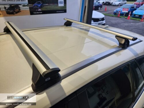 CRUZ Airo Silver Roof Racks - Image 2