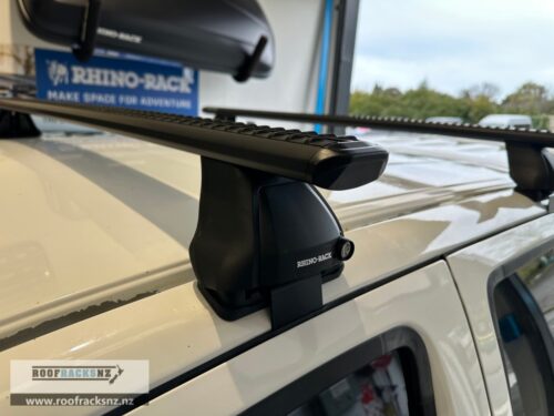 Sportz 2500 Black 2 Bar Roof Rack - Image 3