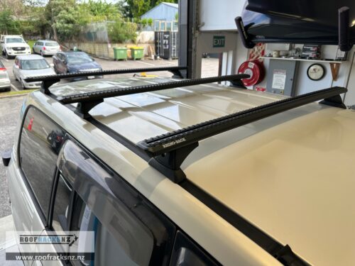 Sportz RCH Black 3 Bar Roof Rack - Image 9